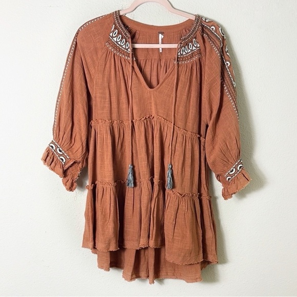 Free People Dreamweaver Embroidered Cotton Tassel Puff Sleeve Tunic Top Sz XS - Picture 9 of 12